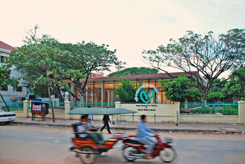 Friends Center at Angkor Hospital for Children, Siem Reap, Cambodia: Photograph ©Cook+Fox Architects